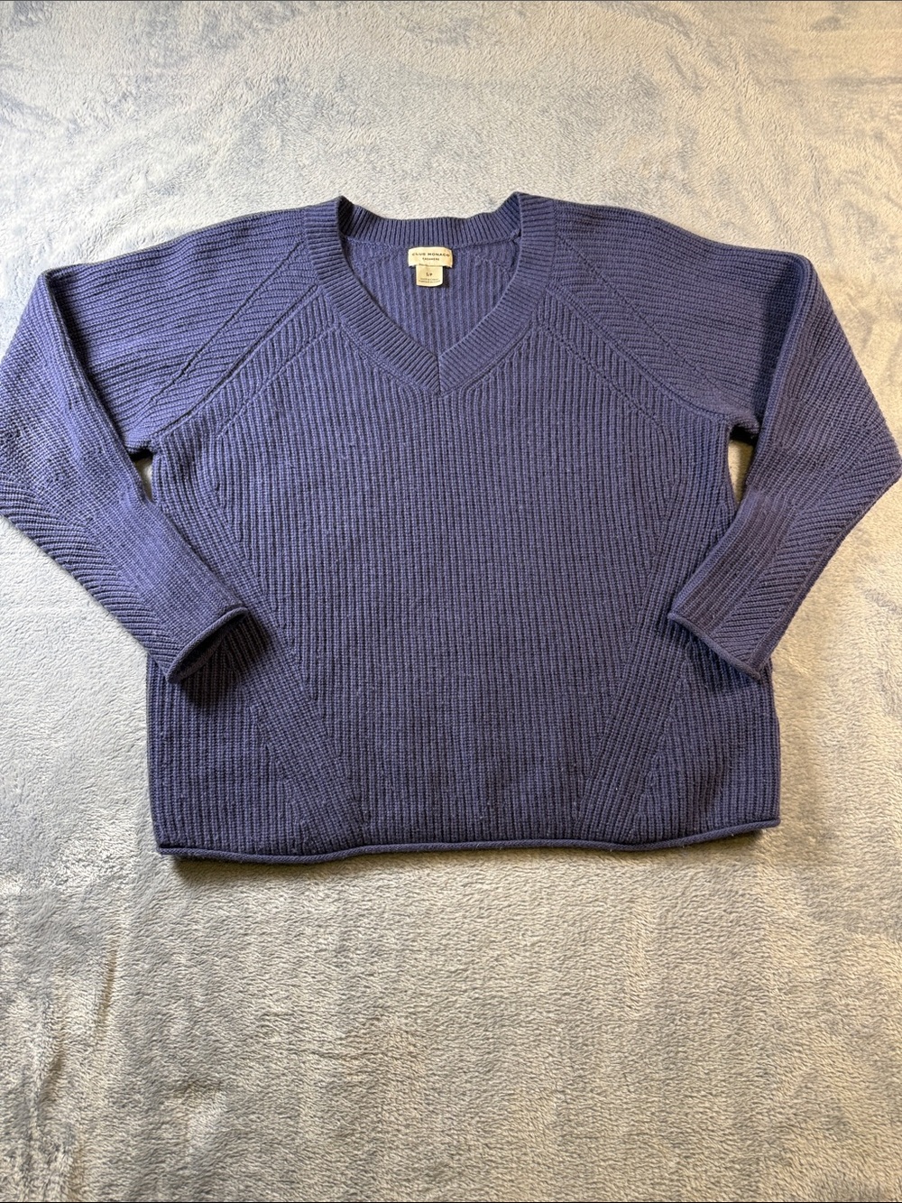 Club Monaco Ribbed V-Neck Cashmere Sweater in cornflower blue